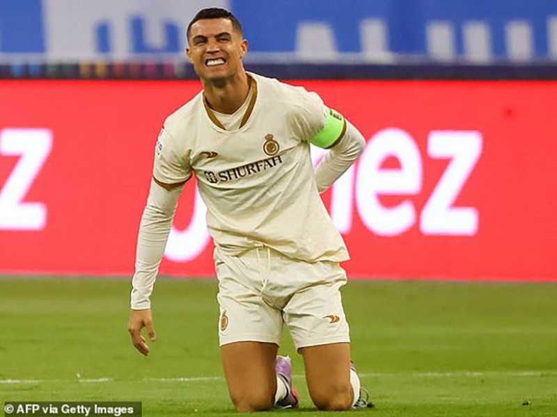 Ronaldo có cử chỉ khiếm nhã sau thất bại của Al Nassr