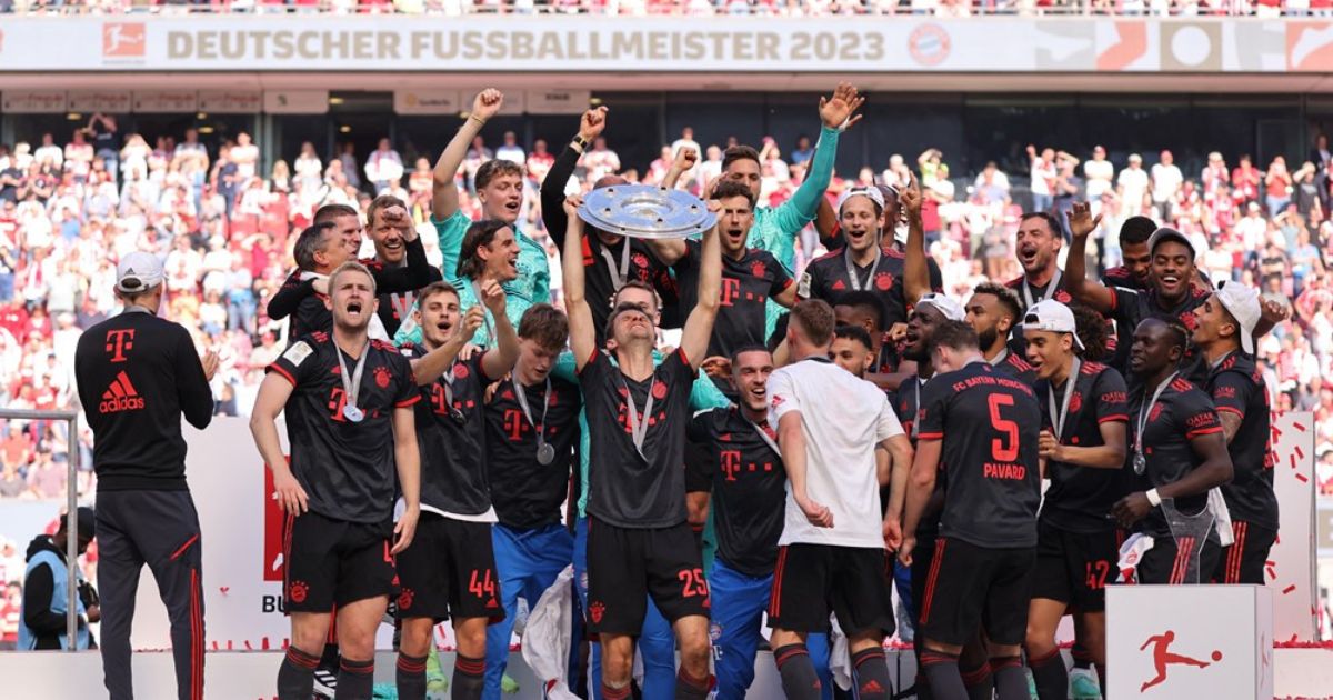 Bayern Munich ăn mừng vô địch Bundesliga 2022/23 cảm xúc