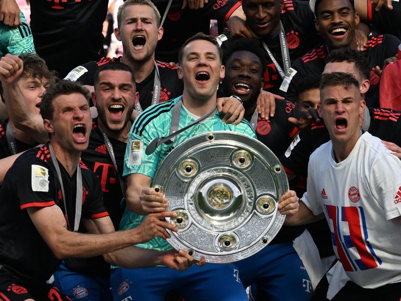 Bayern Munich ăn mừng vô địch Bundesliga 2022/23 cảm xúc