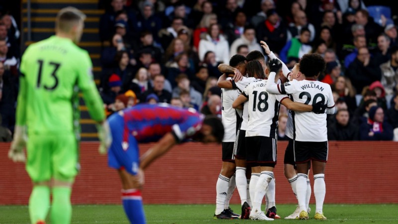 Fulham đè bẹp Crystal Palace 3-0 ở lượt đi