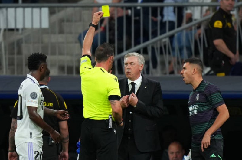 HLV Carlo Ancelotti thất vọng về cách điều hành trận đấu Real vs Man City của tổ trọng tài