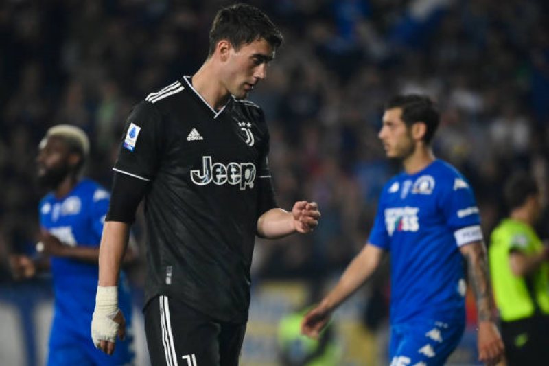 Juventus chính thức bị trừ 10 điểm vì cáo buộc thổi phồng phí chuyển nhượng
