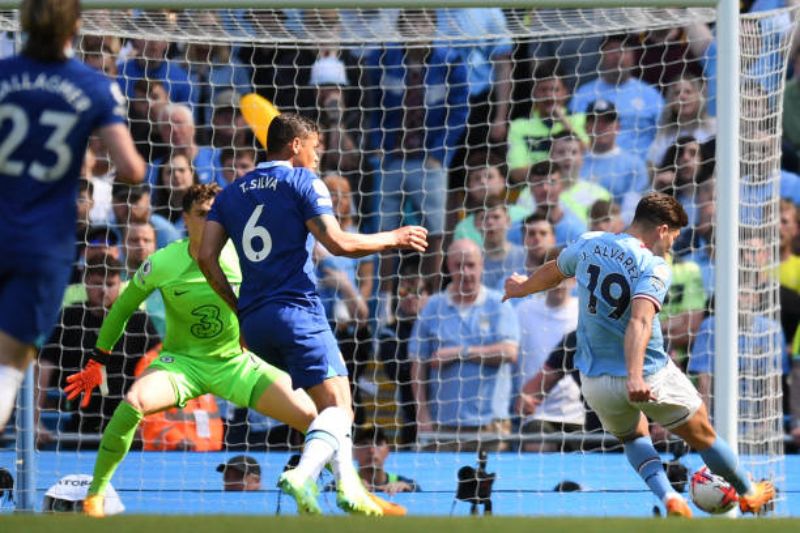 Manchester City thắng nhẹ Chelsea ở vòng 37 trong ngày nhận cúp vô địch Ngoại hạng Anh 2022/23