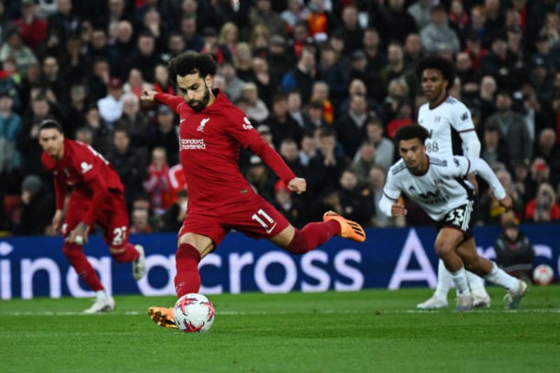 Mohamed Salah mở tỷ số từ chấm penalty