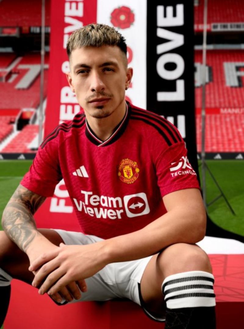 Áo đấu sân nhà Manchester United mùa giải 2023/24