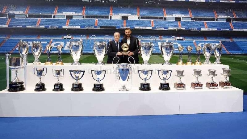 Benzema khiến triệu fan Real Madrid xúc động ngày chia tay
