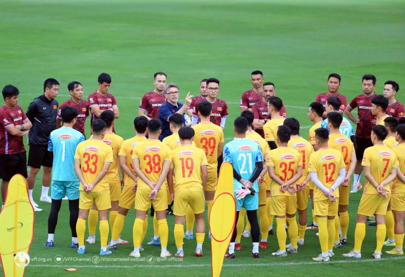 HLV Philippe Troussier gọi 4 cầu thủ của U23 Việt Nam lên khoác áo tuyển Việt Nam