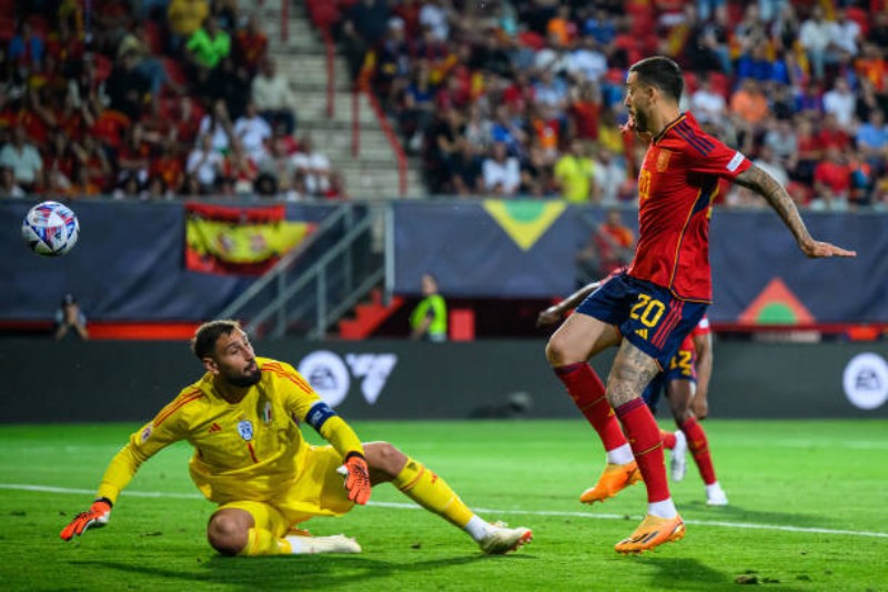 Joselu ghi bàn ấn định thắng lợi 2-1 cho Tây Ban Nha