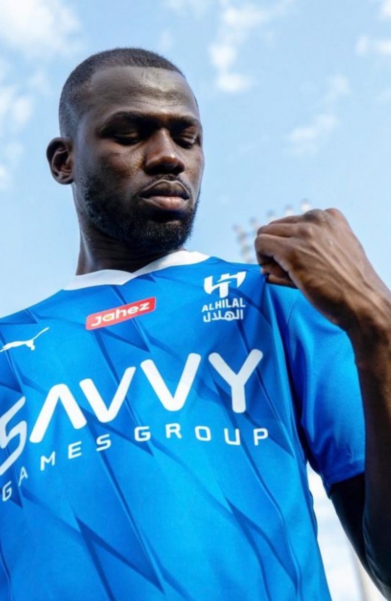 Kalidou Koulibaly đầu quân cho Al Hilal từ Chelsea với giá 23 triệu euro