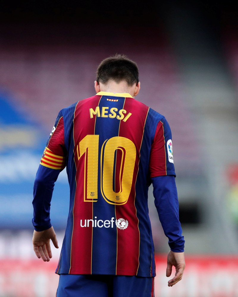 Lionel Messi không tái hợp Barcelona