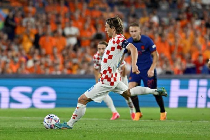 Luka Modric ấn định thắng lợi chung cuộc 4-2 cho Croatia