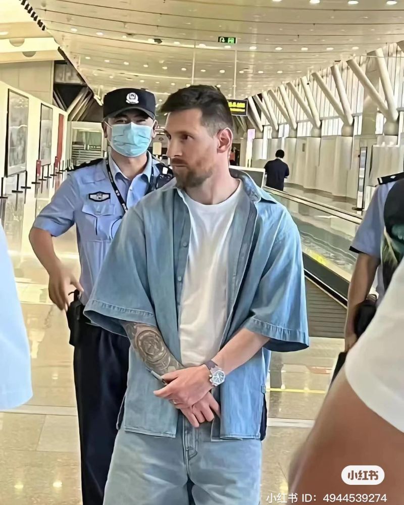 Messi gặp sự cố bất ngờ, bị an ninh giữ lại tại Trung Quốc