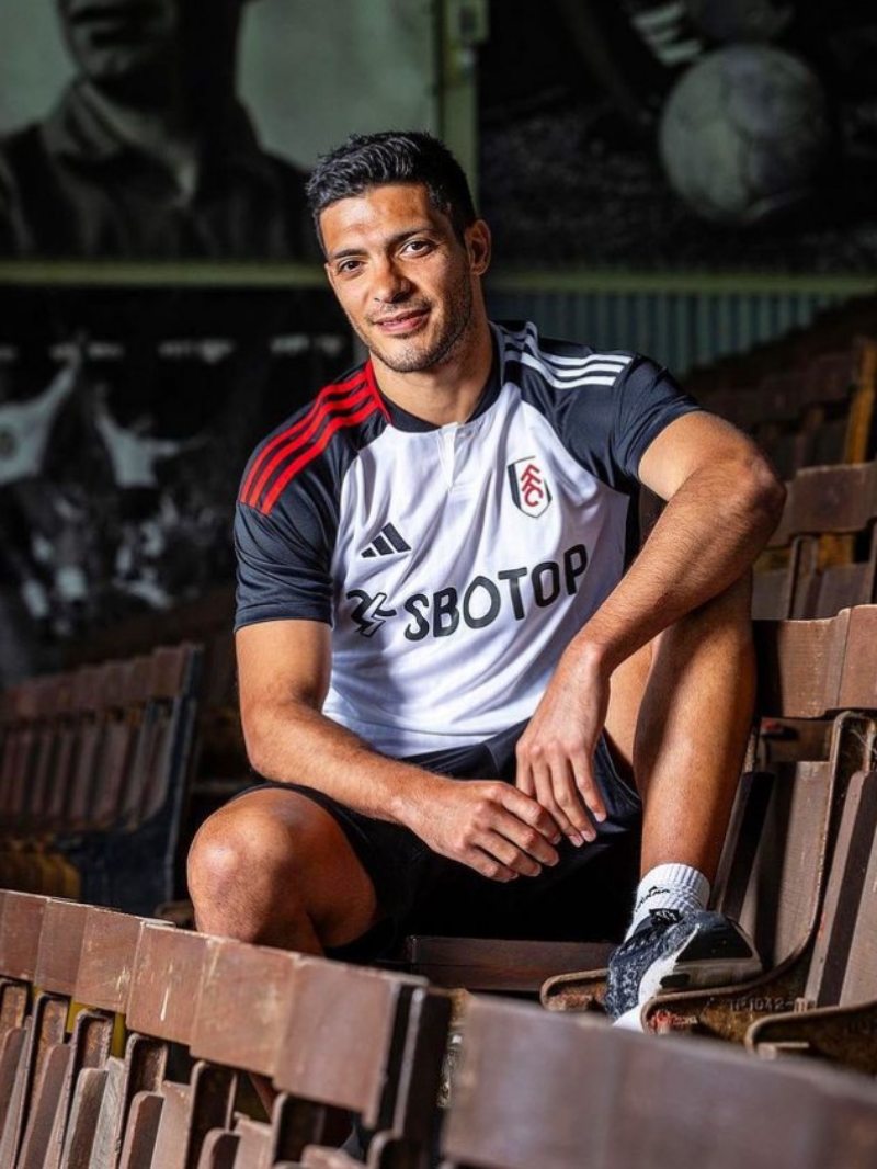 Fulham ký hợp đồng thành công với Raúl Jiménez