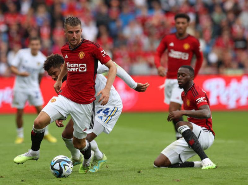 Mason Mount có lần đầu ra sân trong đội hình Man United