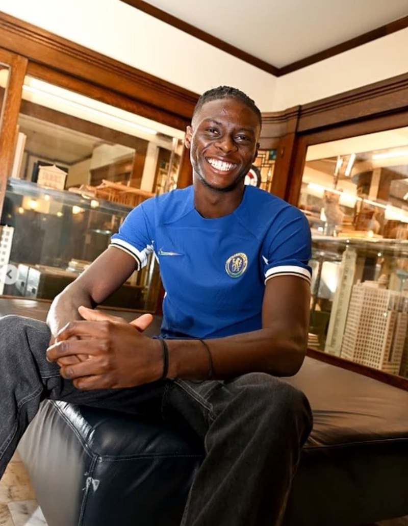 Chelsea chiêu mộ thành công ngọc thô 19 tuổi Lesley Ugochukwu