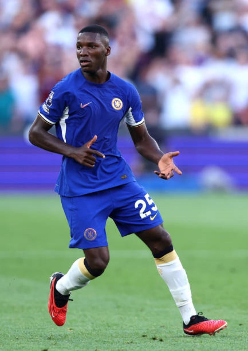 Moisés Caicedo ra mắt Chelsea thảm họa