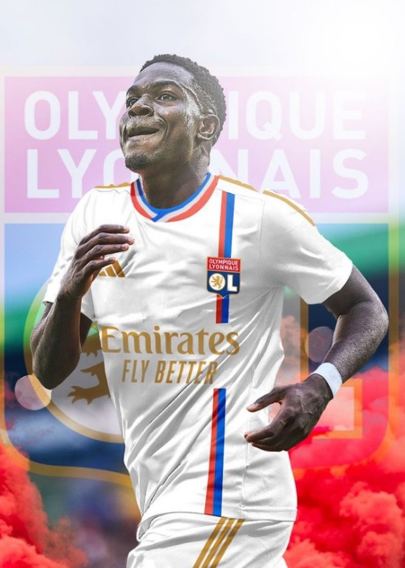 Sao trẻ sáng giá Ernest Nuamah cập bến Olympique Lyon