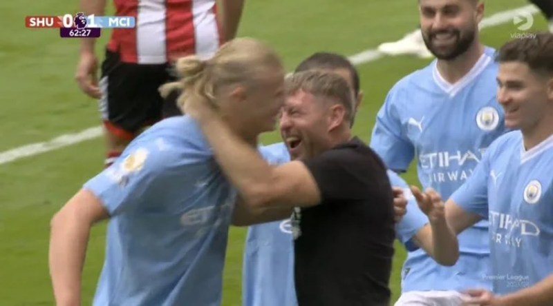 Highlights Sheffield United vs Man City: Tình huống ăn mừng quá khích, Haaland bị "cưỡng hôn"