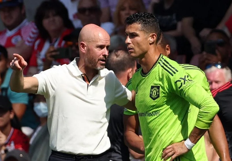 Cristiano Ronaldo công khai không tôn trọng Erik ten Hag