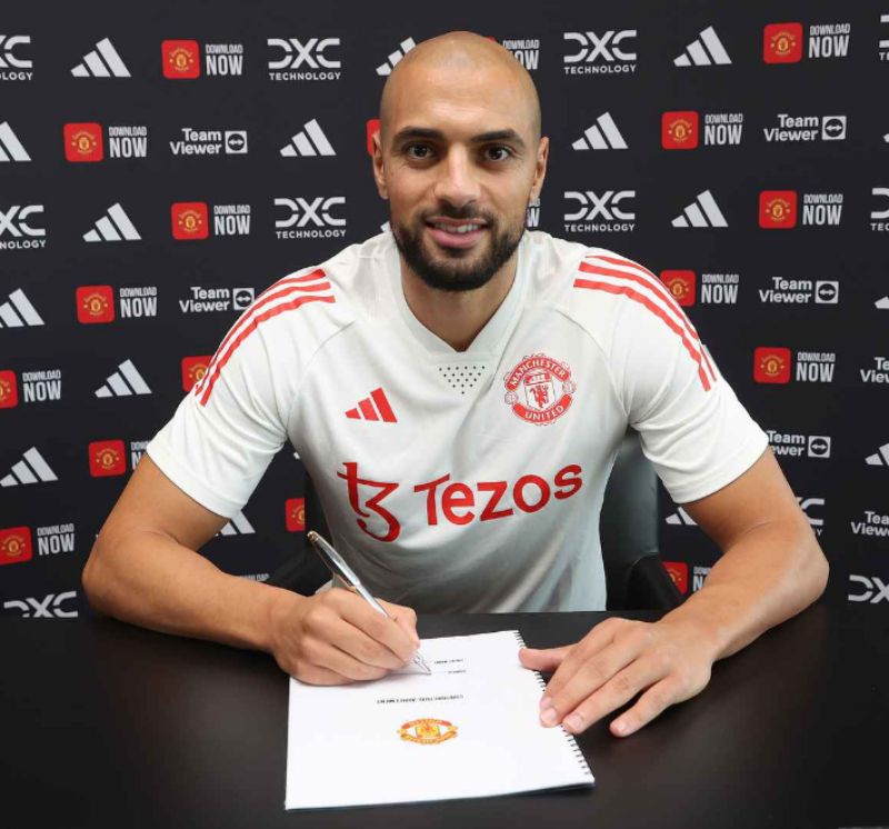 Sofyan Amrabat ký hợp đồng với Man United
