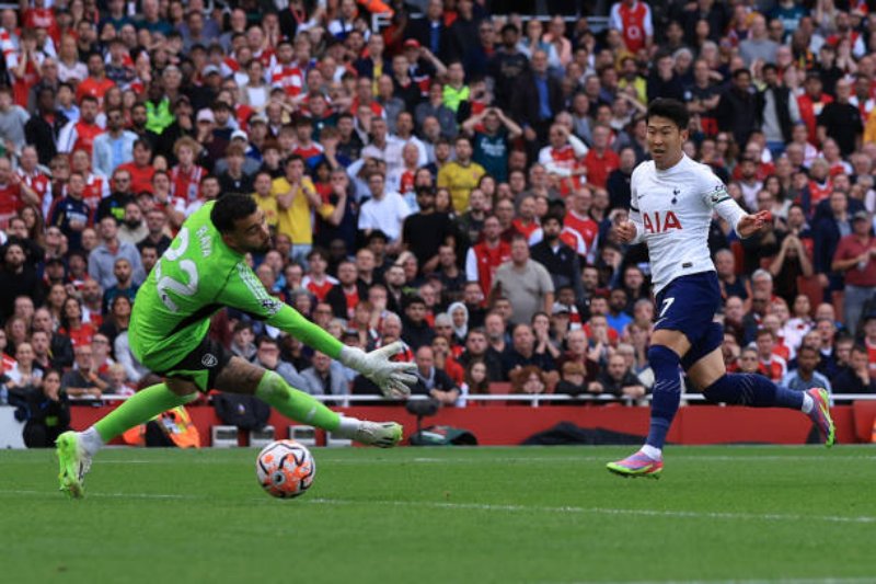 Son Heung-min ấn định tỷ số hòa 2-2