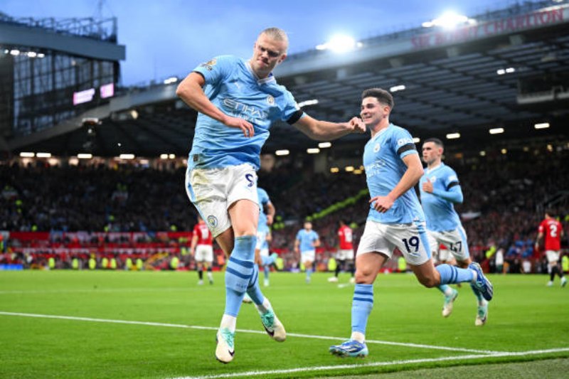 Erling Haaland rực cháy, giúp Man City đánh bại Man Utd