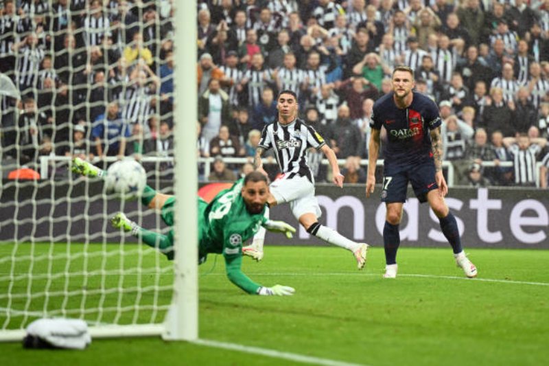 Miguel Almiron ghi bàn đầu tiên cho Newcastle ở Cúp C1 2023/24