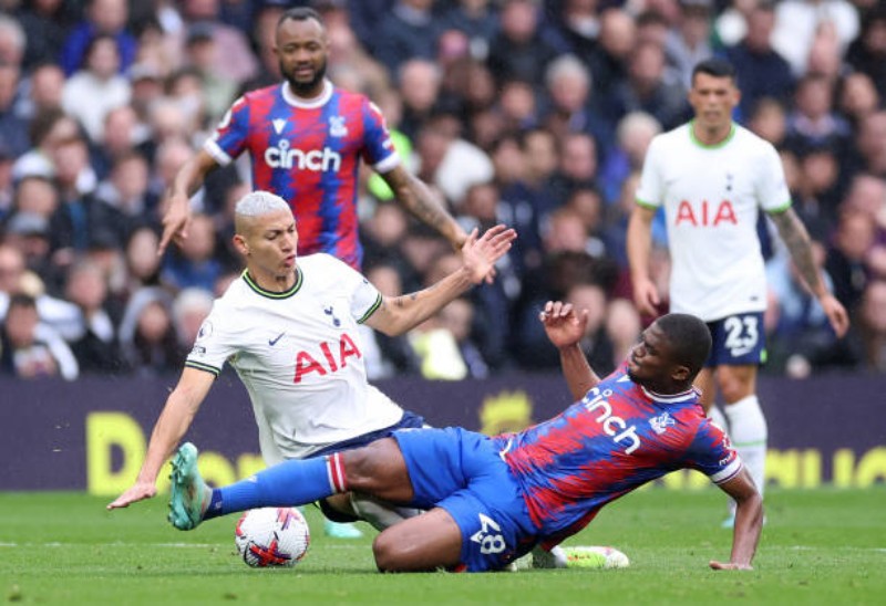 Crystal Palace khó lòng cản bước Tottenham