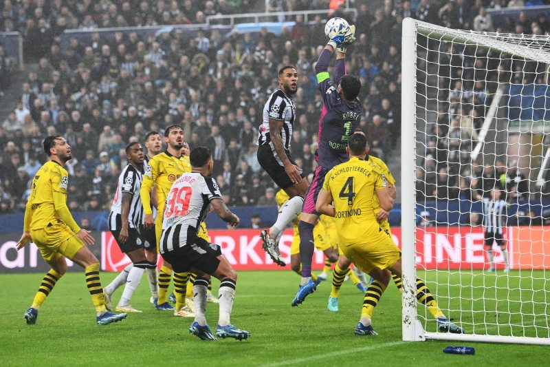 Borussia Dortmund quyết chiến Newcastle United