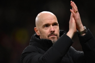 Erik ten Hag đối diện tương lai mù mịt