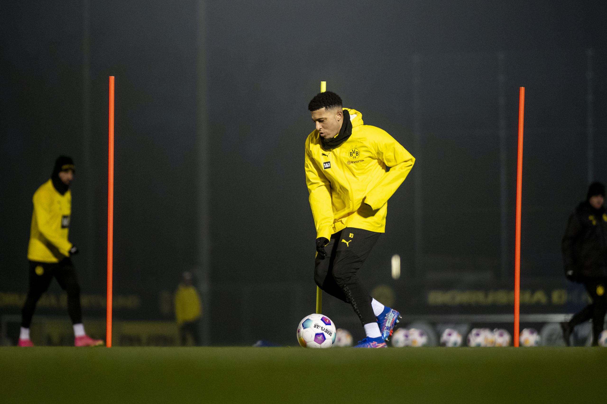 Dortmund cân nhắc mượn Jadon Sancho thêm 1 mùa nữa
